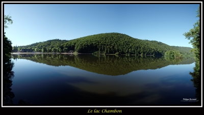 Le lac Chambon 
Assemblage de 3 prises de vues, réalisé sur le sentier  autour du lac.
Keywords: lac chambon auvergne massif sancy