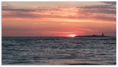 Coucher du soleil à Noirmoutier
Coucher de soleil depuis la pointe de  l'Herbaudière, avec une vue sur l'île du Pilier
Keywords: noirmoutier couché de soleil mer herbaudière blockhaus